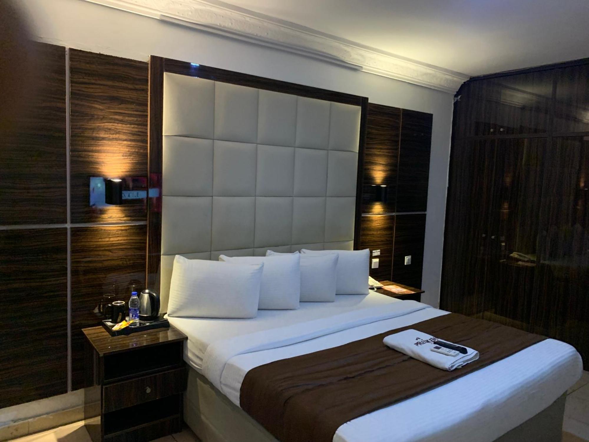 Presken Hotels @ Victoria Island Apese エクステリア 写真