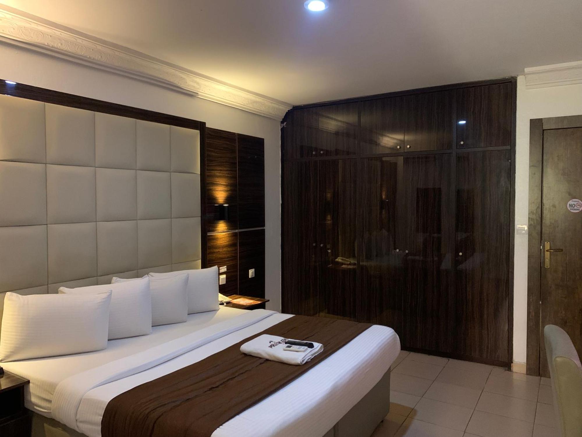Presken Hotels @ Victoria Island Apese エクステリア 写真